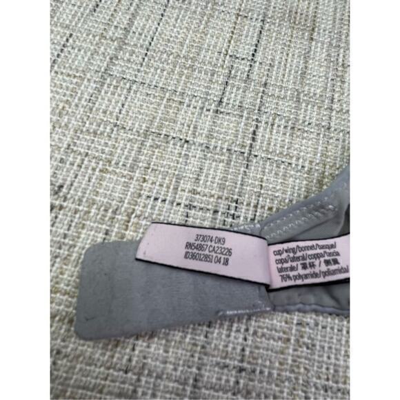 Victoria’s Secret Women's Gray Adjustable Strap Seamless Bra Size 32B - Picture 7 of 8